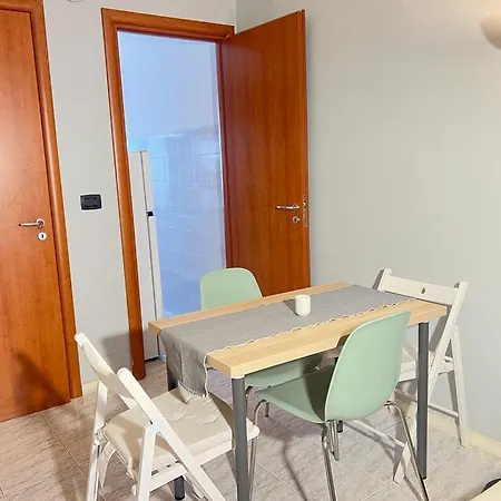 Cozy Flat In Porta Romana Milaan