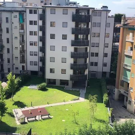 Appartement Cozy Flat In Porta Romana Milaan